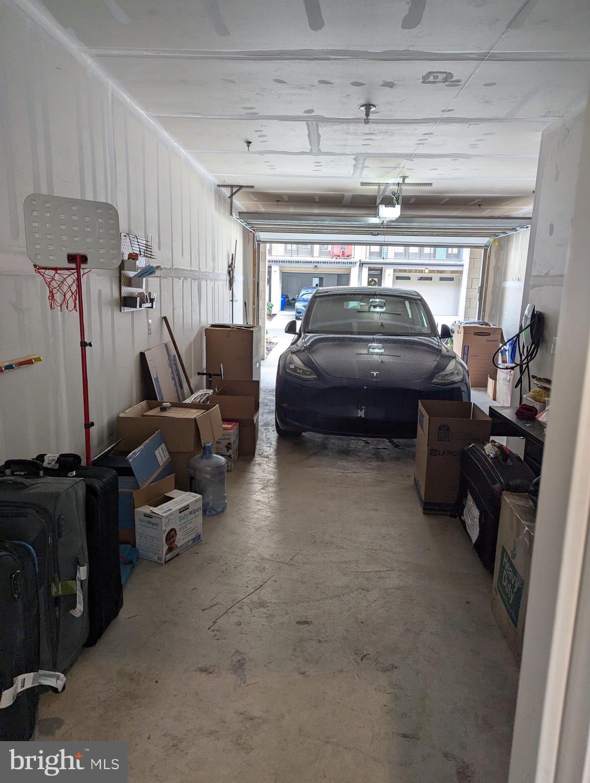 ASHBURN OVERLOOK - Residential Lease