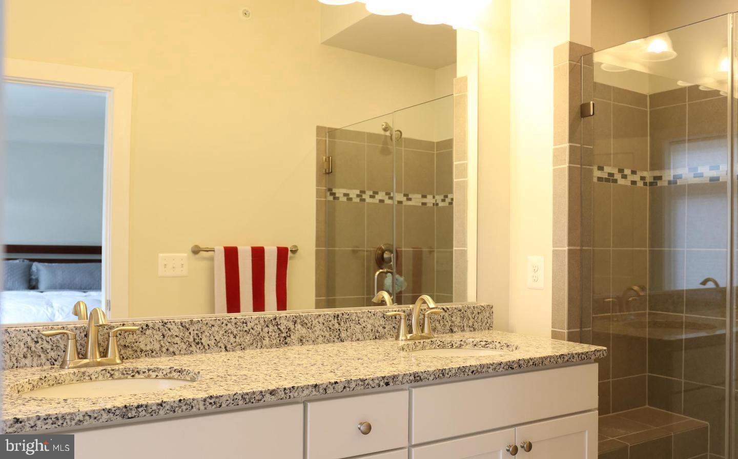 ASHBURN OVERLOOK - Residential Lease