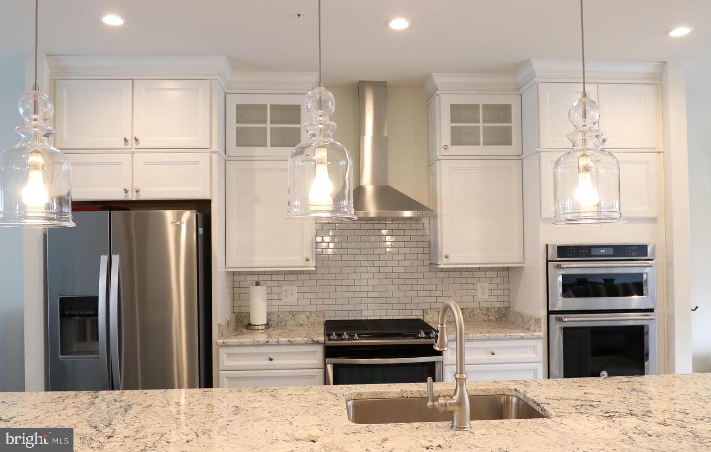 ASHBURN OVERLOOK - Residential Lease