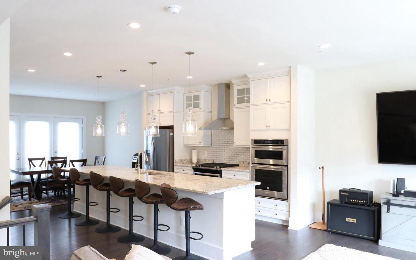 ASHBURN OVERLOOK - Residential Lease