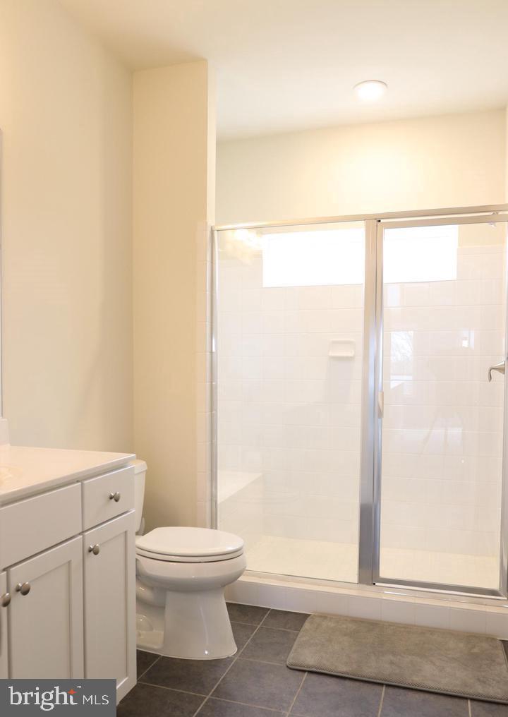 ASHBURN OVERLOOK - Residential Lease