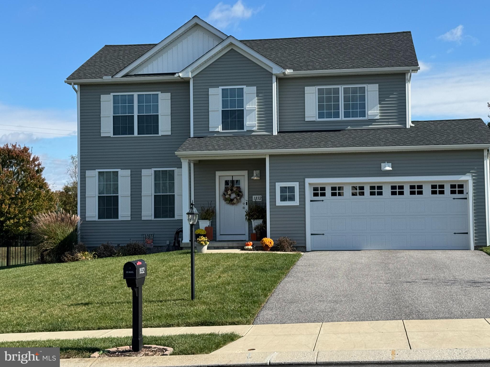 1832 BUCK HILL DRIVE