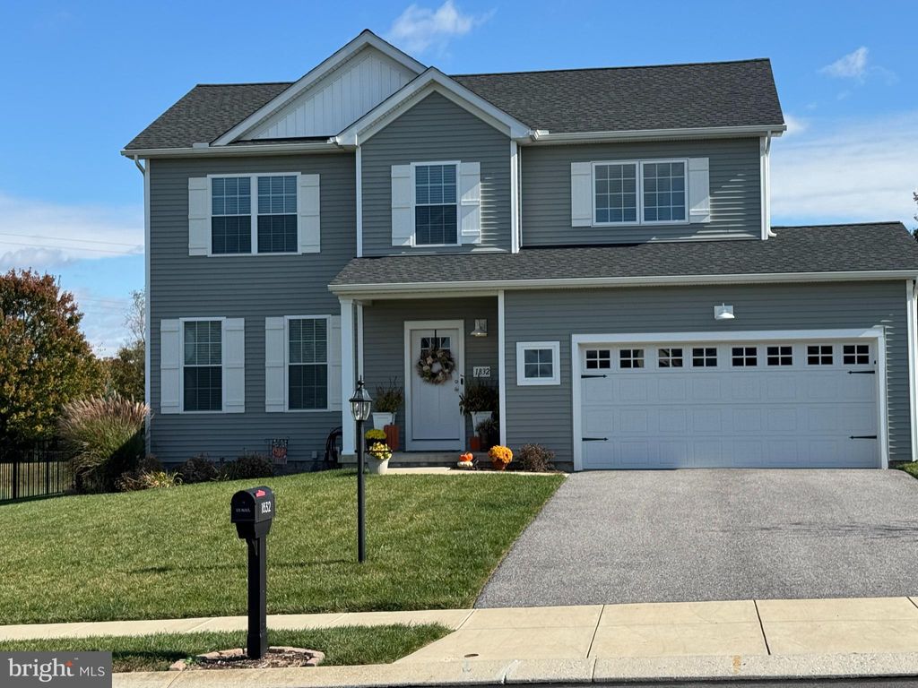 Photo of 1832 Buck Hill Drive, YORK, PA 17408 (MLS # PAYK2092480)