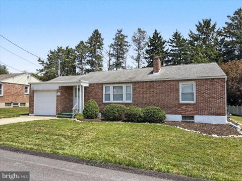 Photo of 2789 Clear Springs Boulevard, YORK, PA 17406 (MLS # PAYK2108206)