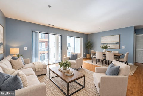 Condo For Sale - 2702 Lighthouse Pt Pt #617<br/> BALTIMORE, MD 21224