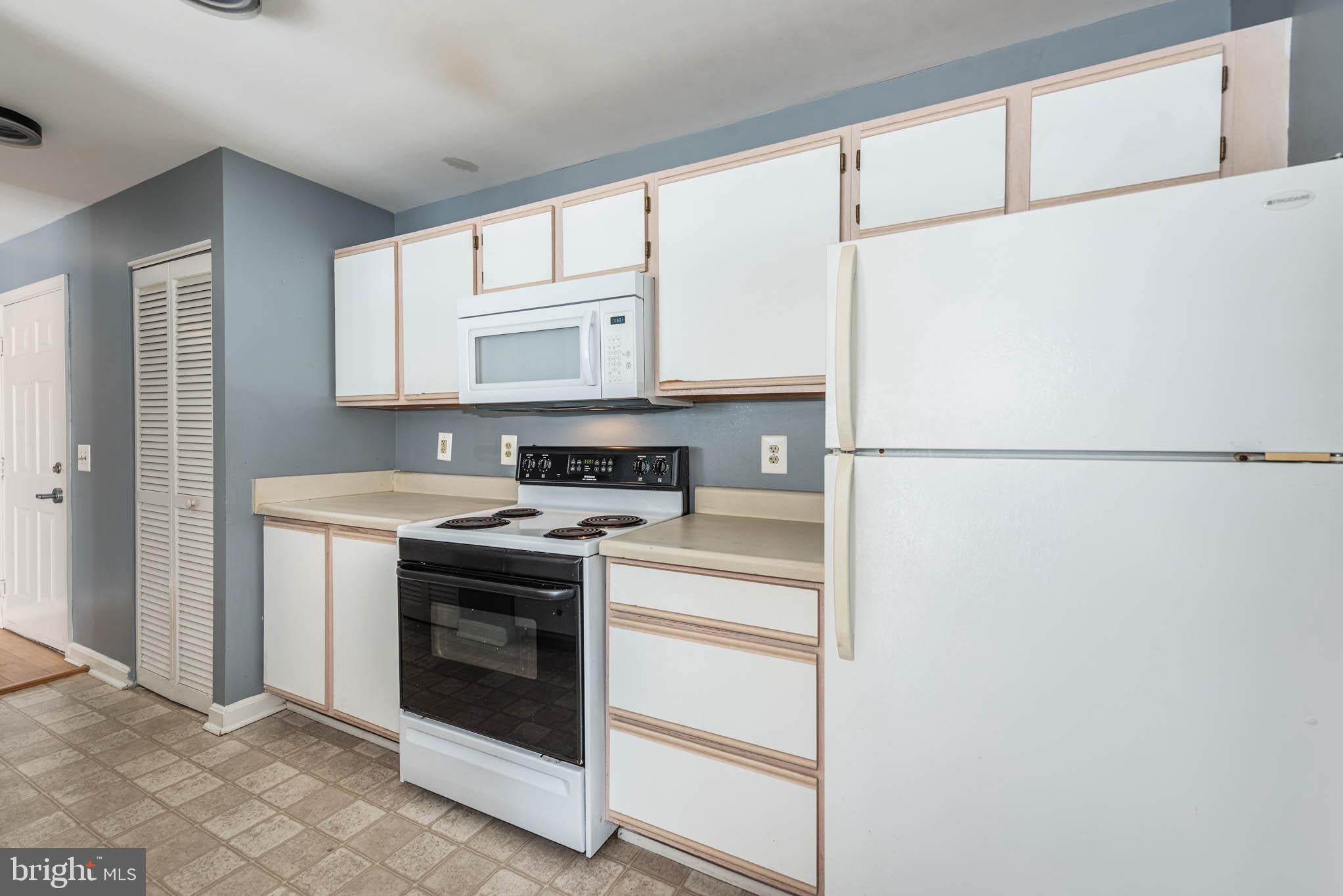 2702 LIGHTHOUSE PT E 617