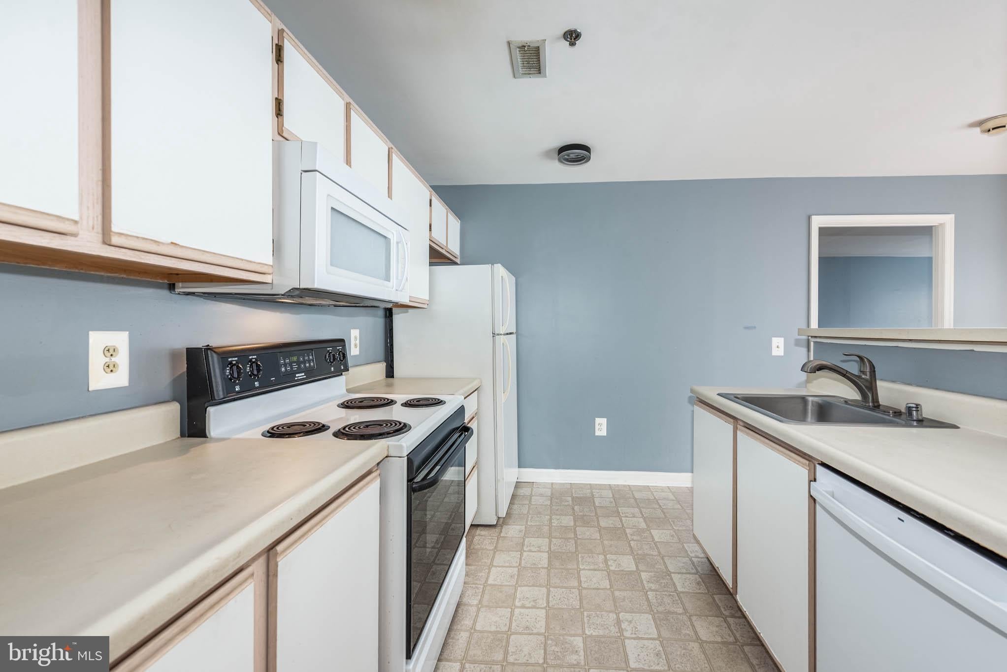 2702 LIGHTHOUSE PT E 617