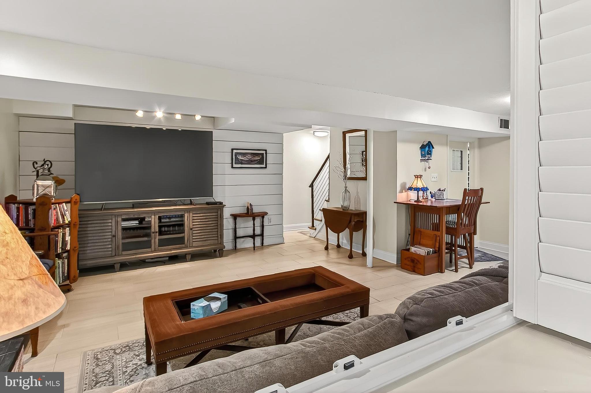 KINGS PARK WEST - Residential