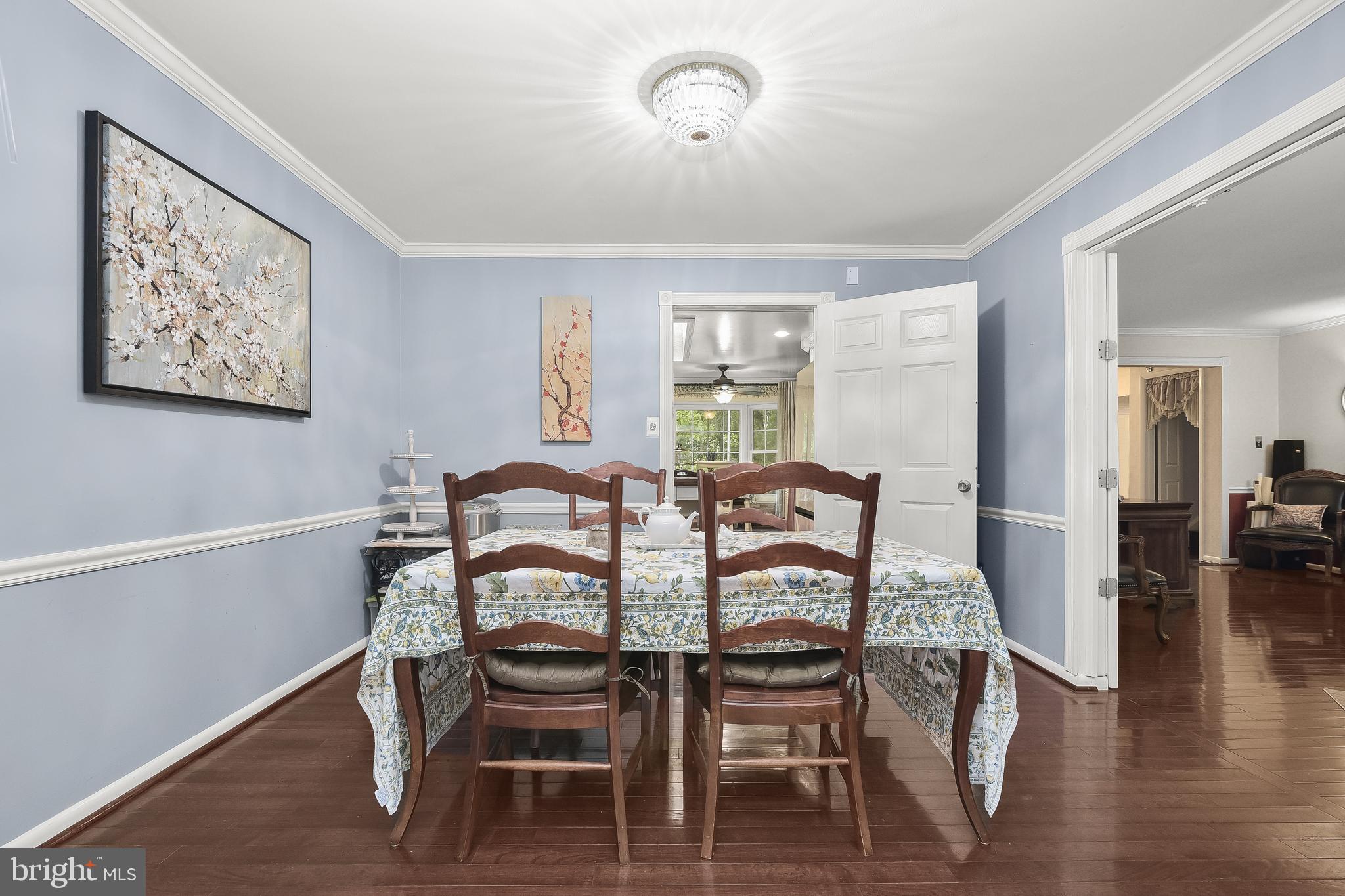 LAYTONSVILLE KNOLLS - Residential