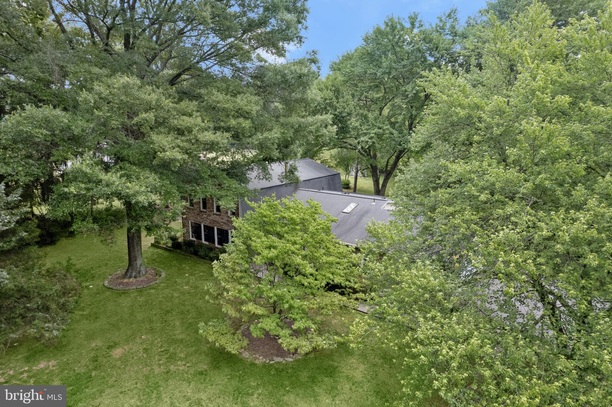 LAYTONSVILLE KNOLLS - Residential