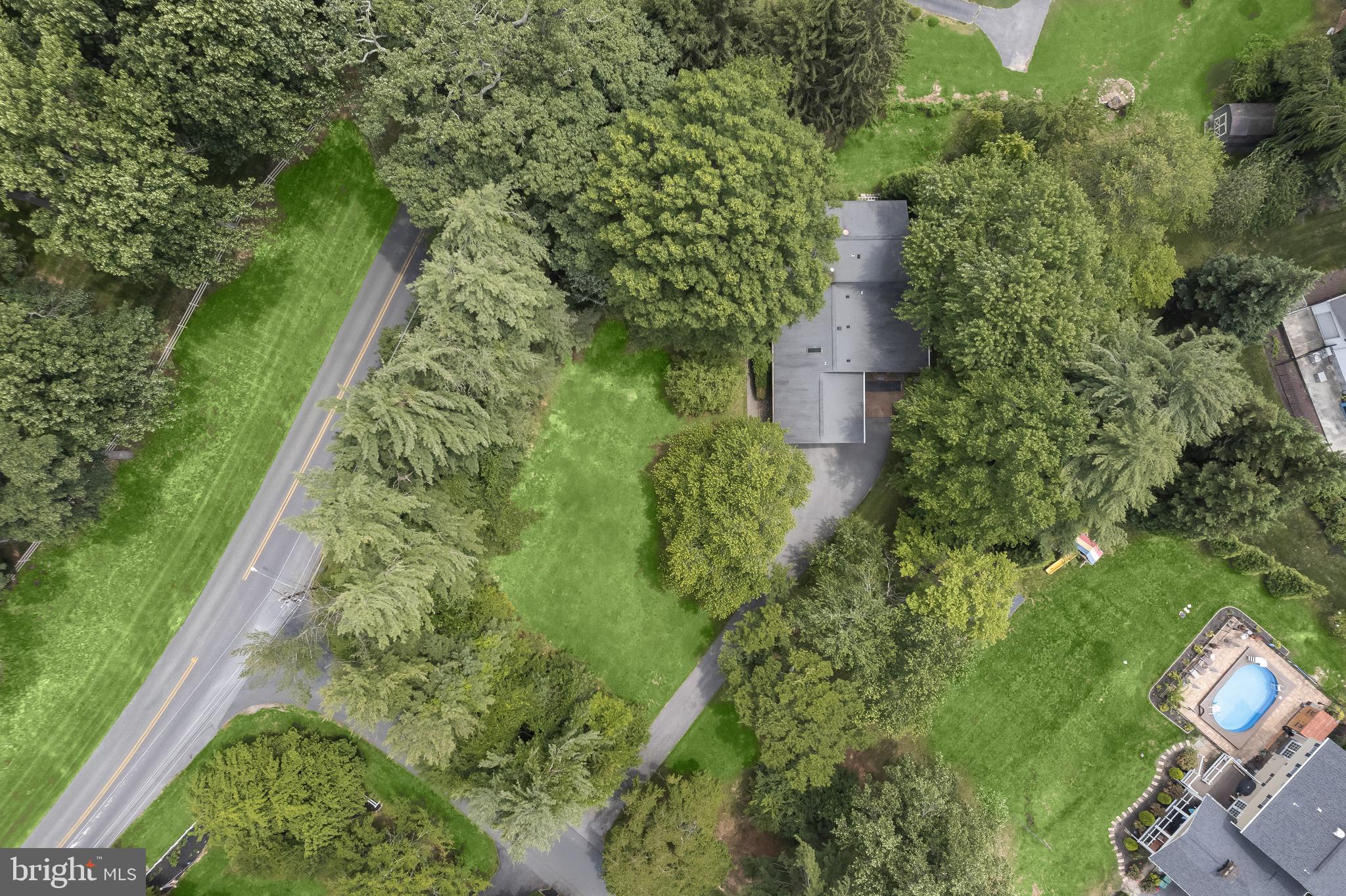 LAYTONSVILLE KNOLLS - Residential