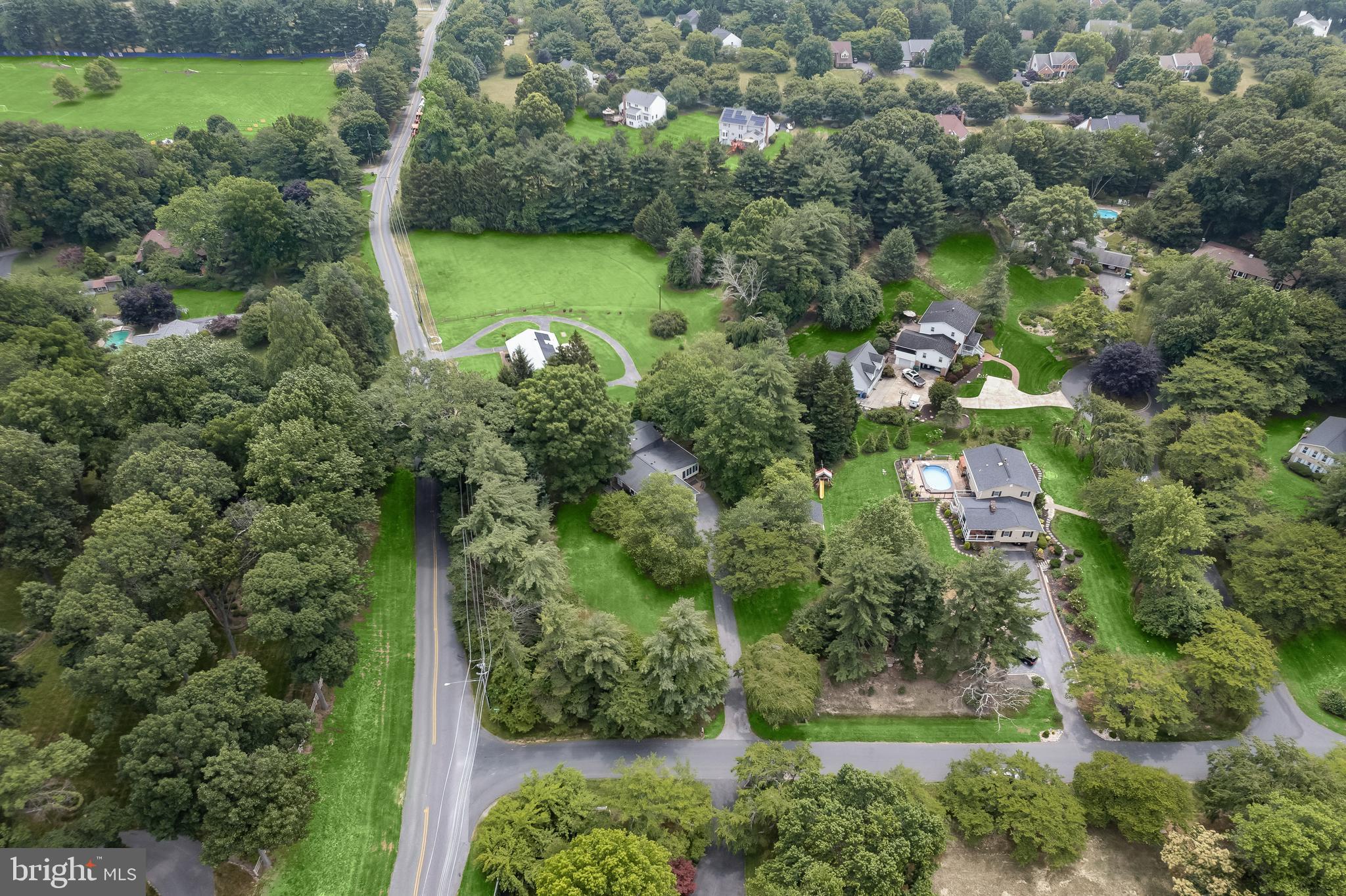 LAYTONSVILLE KNOLLS - Residential