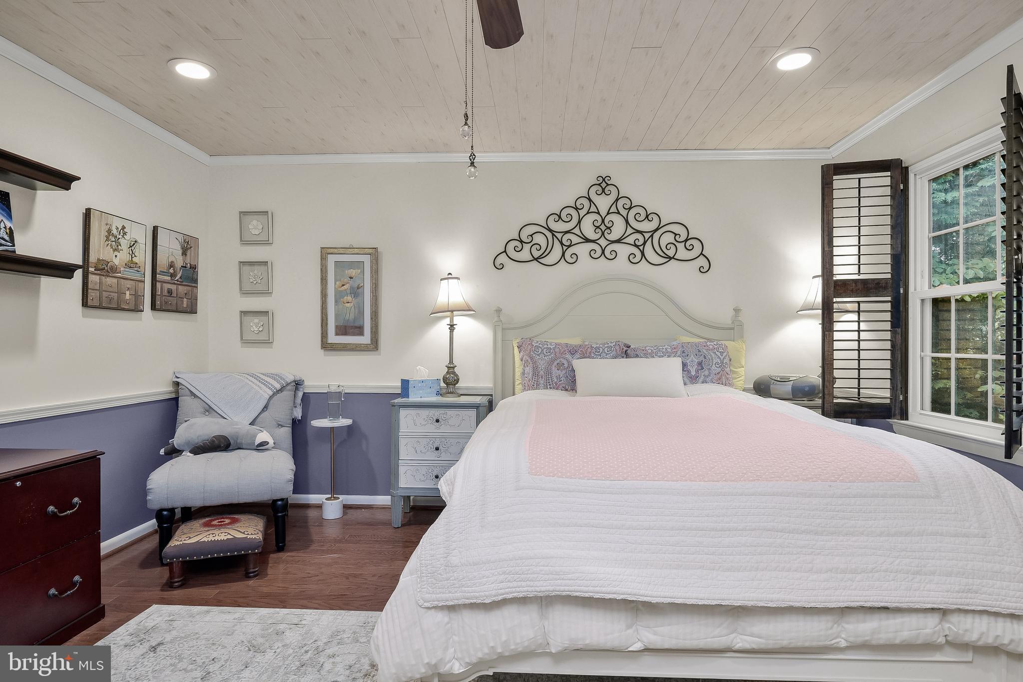 LAYTONSVILLE KNOLLS - Residential