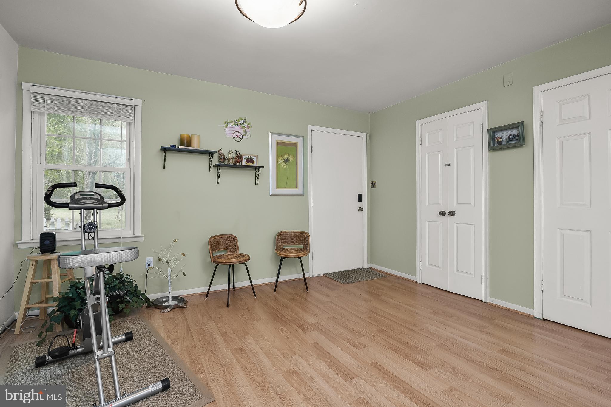 LAYTONSVILLE KNOLLS - Residential