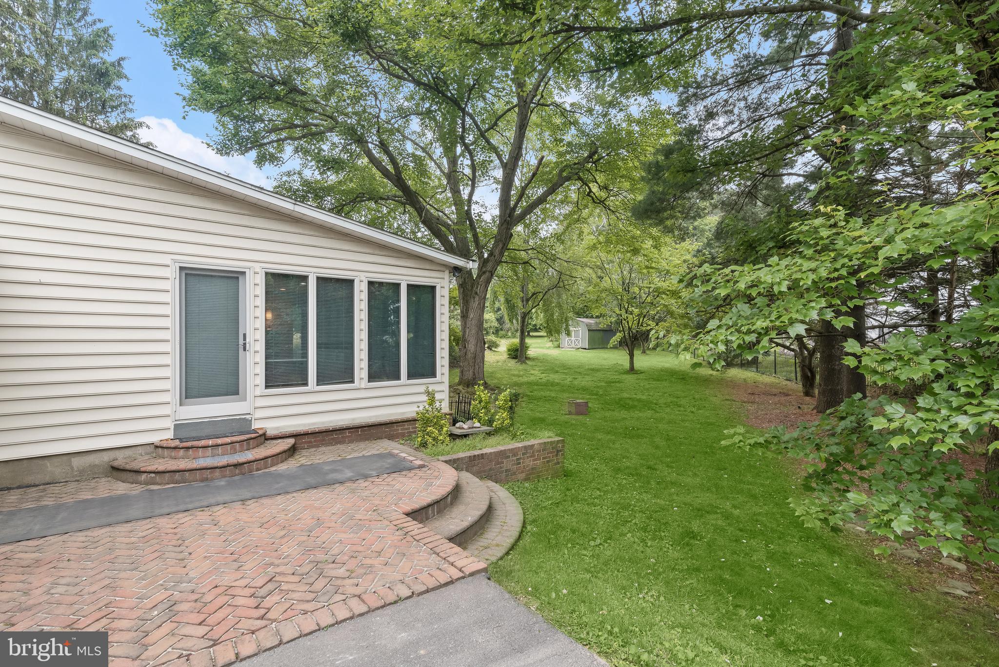 LAYTONSVILLE KNOLLS - Residential