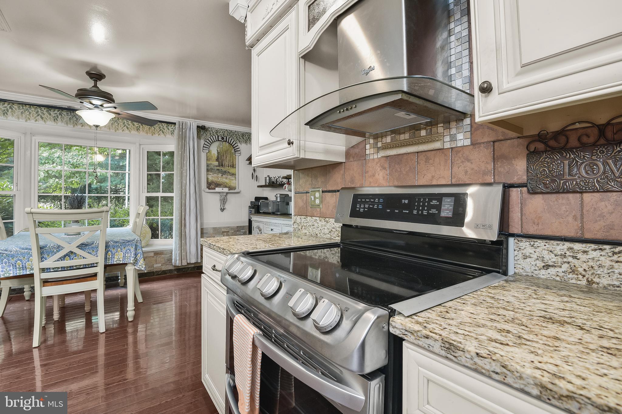 LAYTONSVILLE KNOLLS - Residential