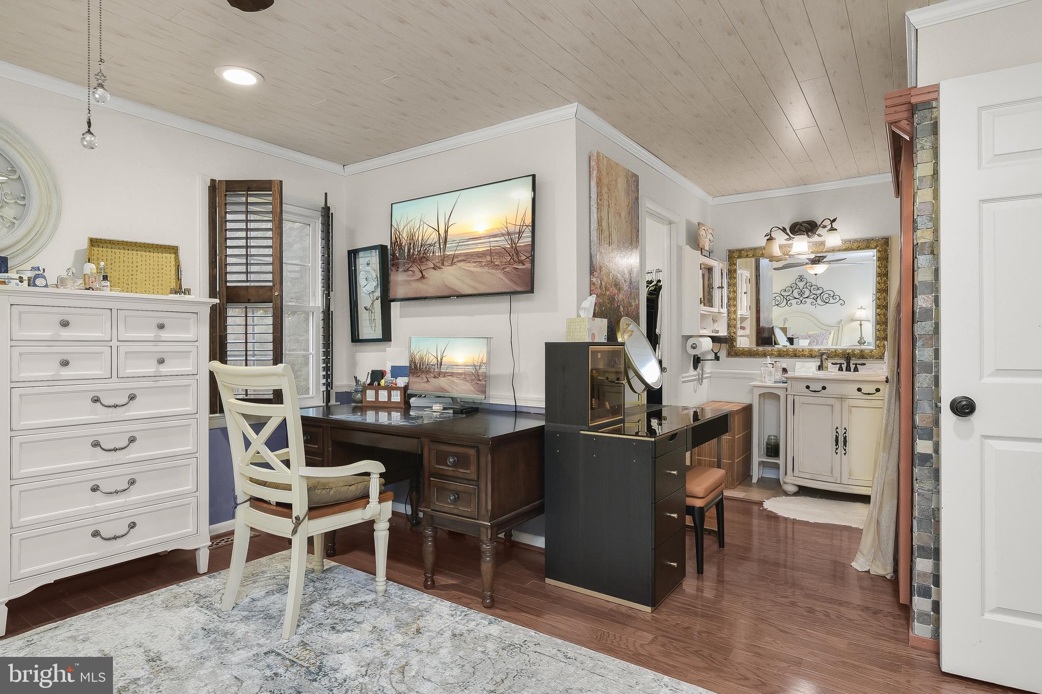 LAYTONSVILLE KNOLLS - Residential