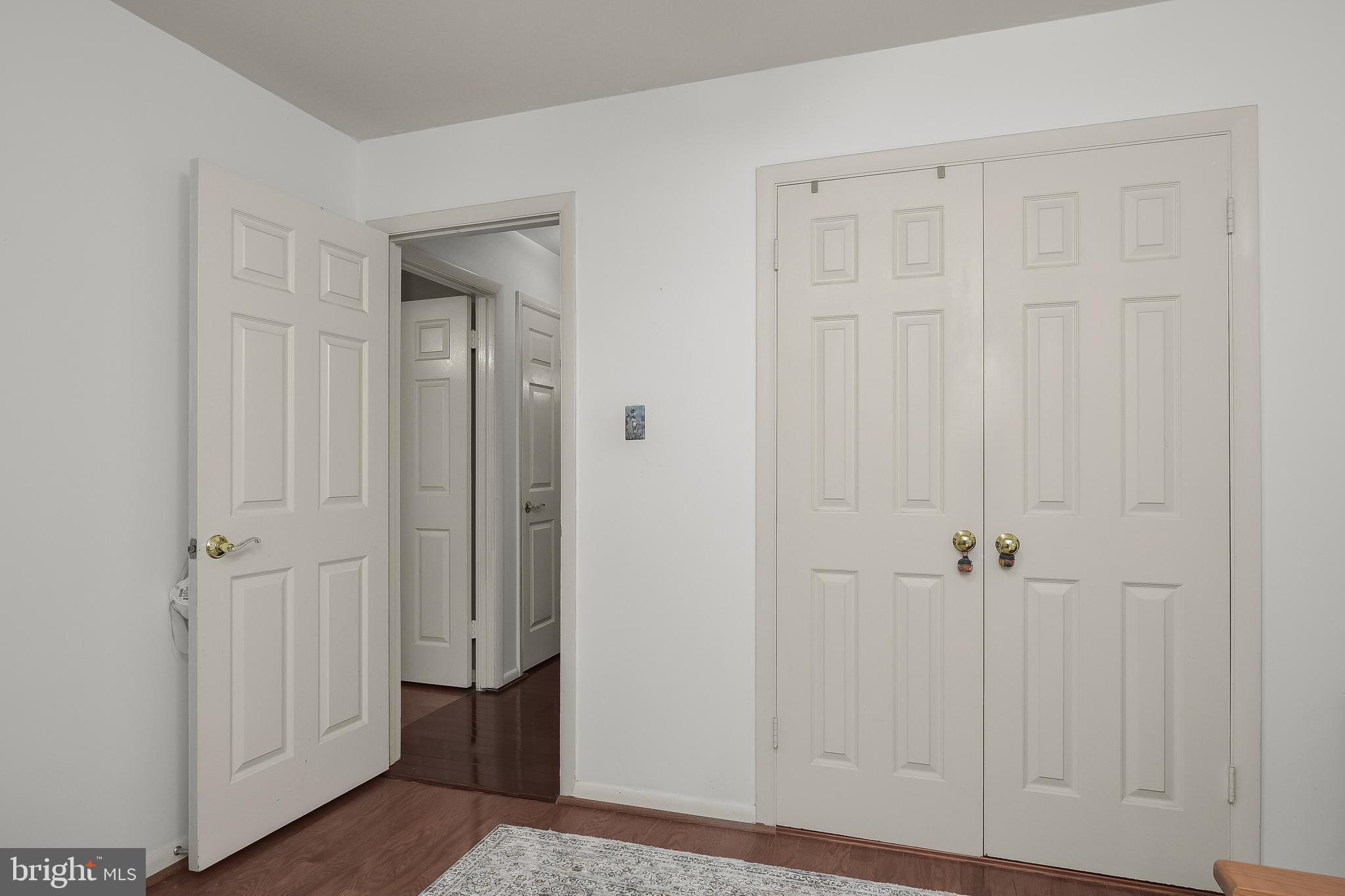 LAYTONSVILLE KNOLLS - Residential