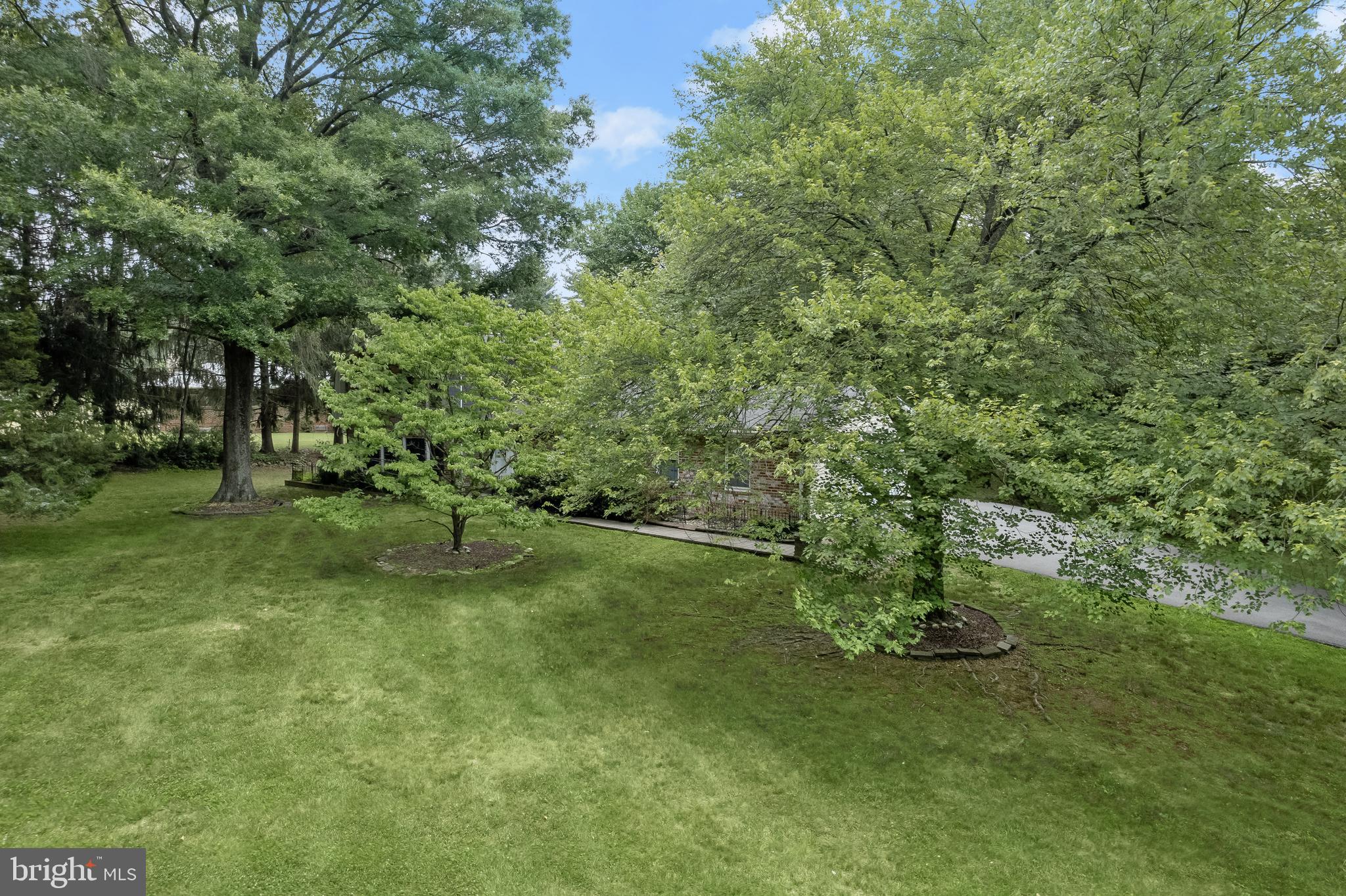 LAYTONSVILLE KNOLLS - Residential