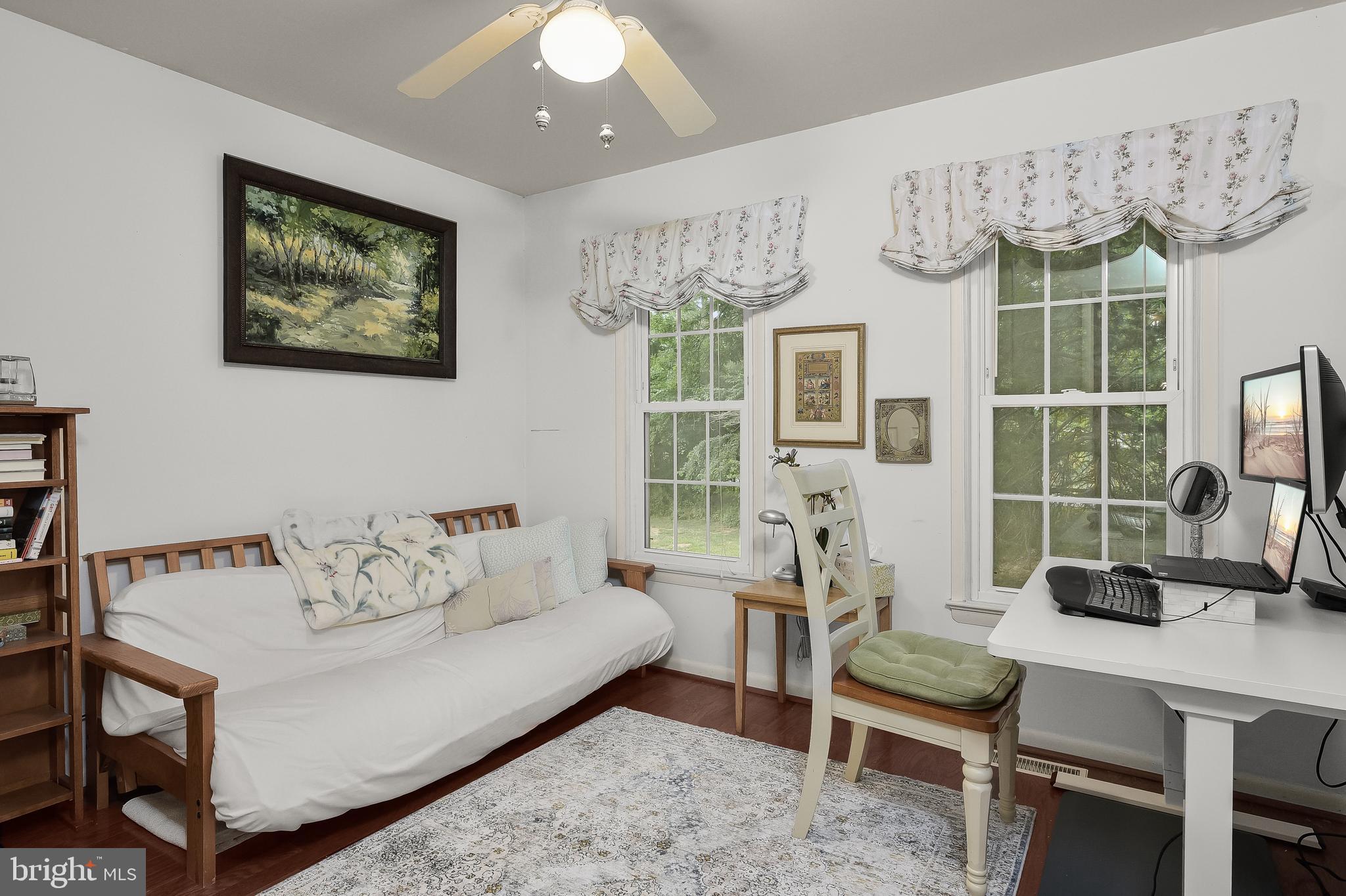 LAYTONSVILLE KNOLLS - Residential