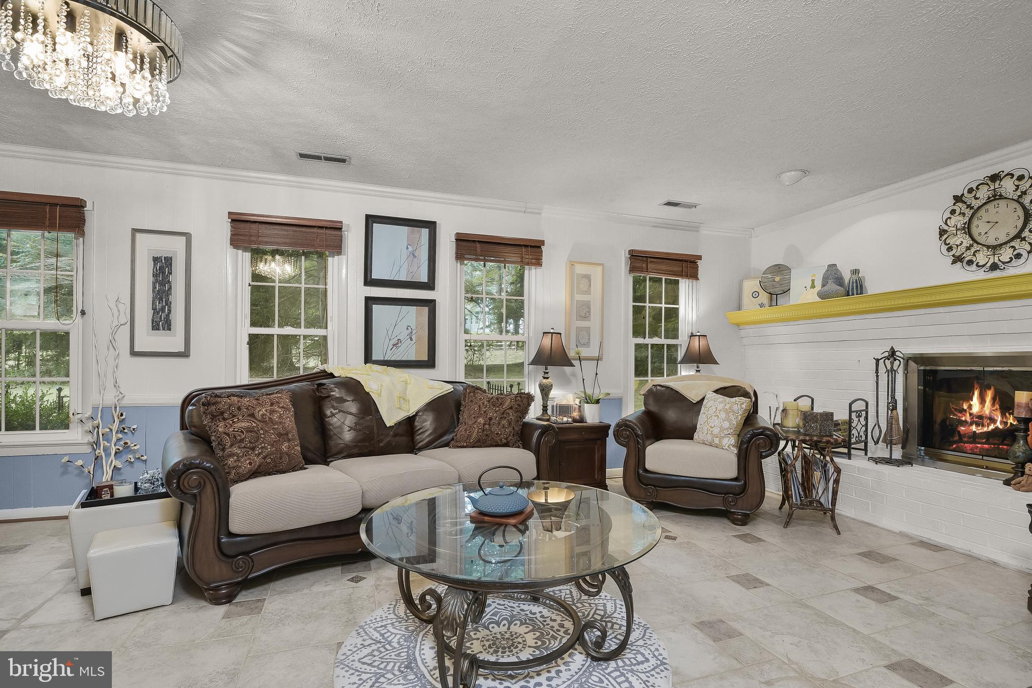 LAYTONSVILLE KNOLLS - Residential