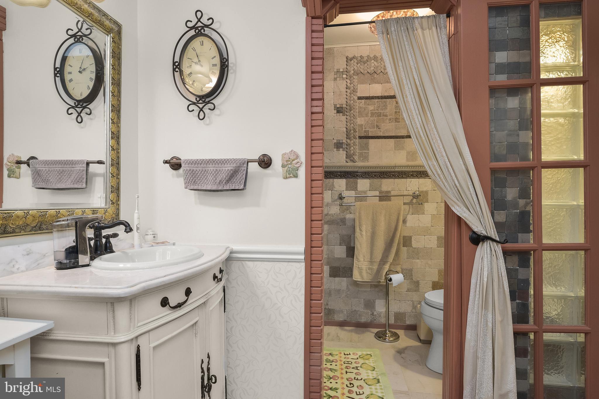 LAYTONSVILLE KNOLLS - Residential