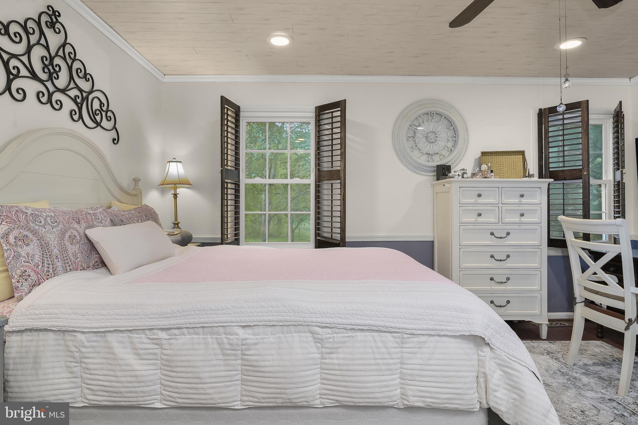 LAYTONSVILLE KNOLLS - Residential