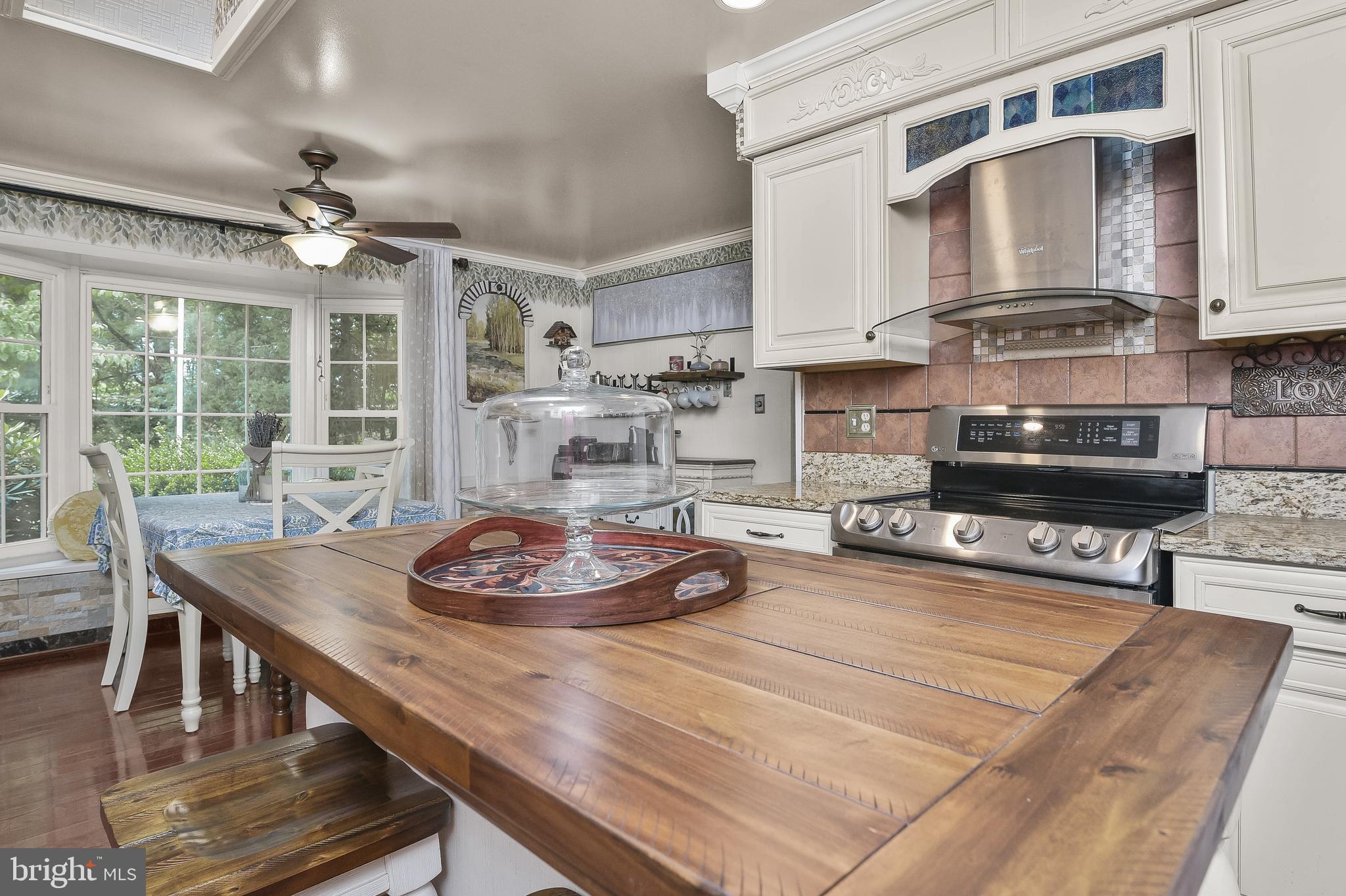 LAYTONSVILLE KNOLLS - Residential