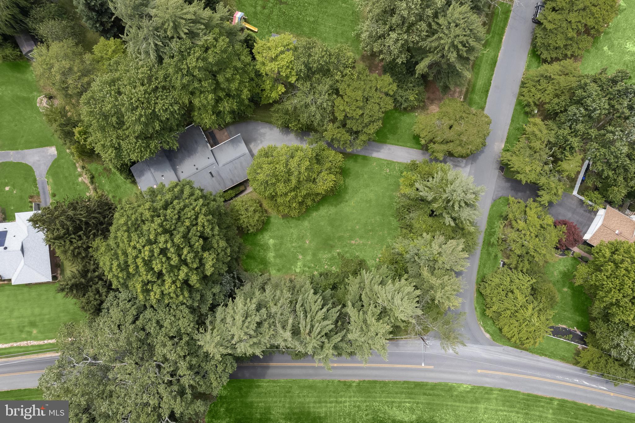 LAYTONSVILLE KNOLLS - Residential