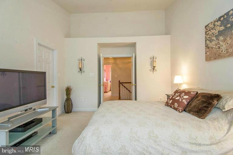 LAUREL HIGHLANDS - Residential Lease