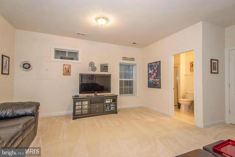 LAUREL HIGHLANDS - Residential Lease