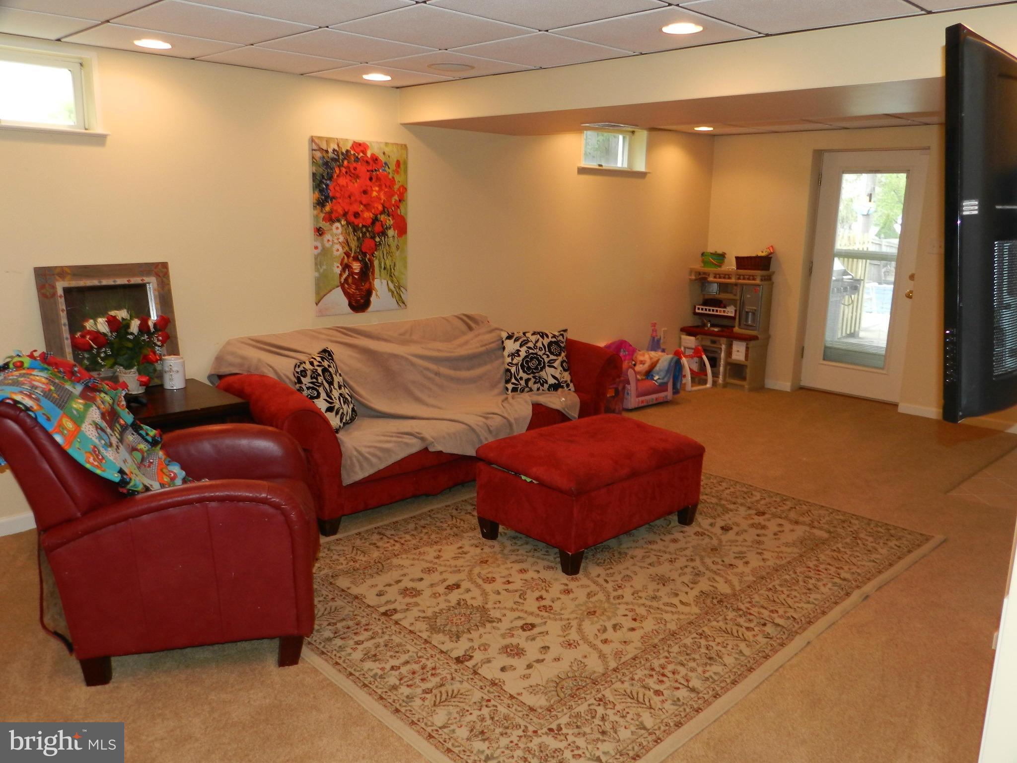 ROLLINGWOOD VILLAGE - Residential Lease