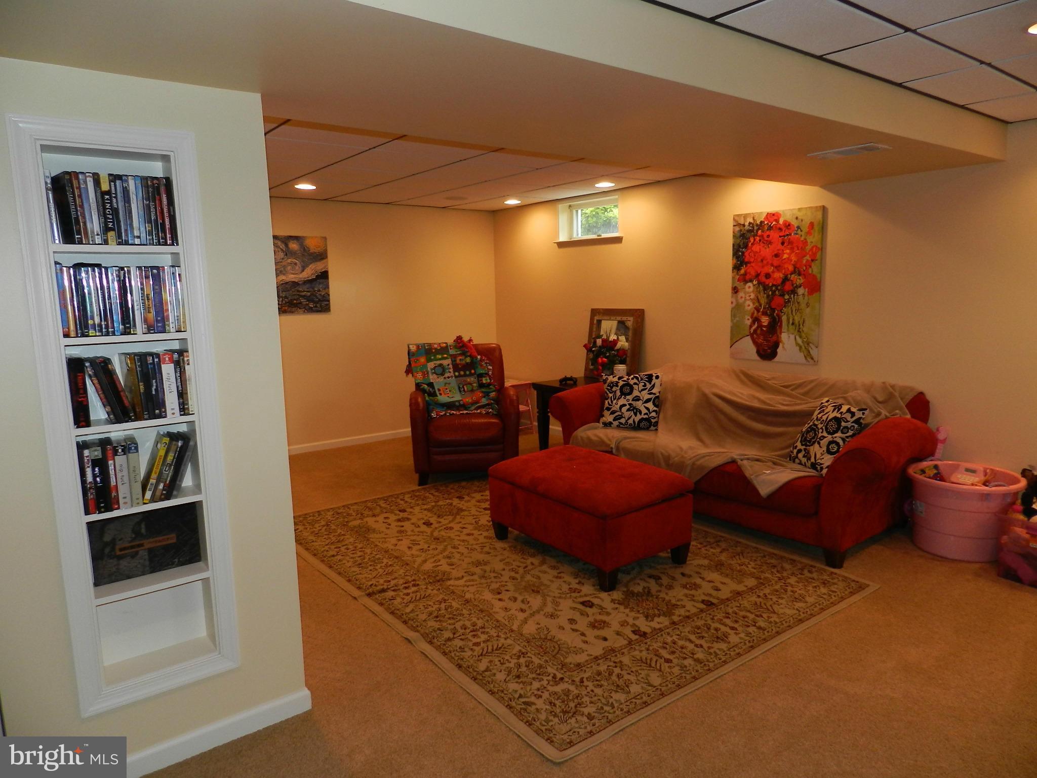 ROLLINGWOOD VILLAGE - Residential Lease