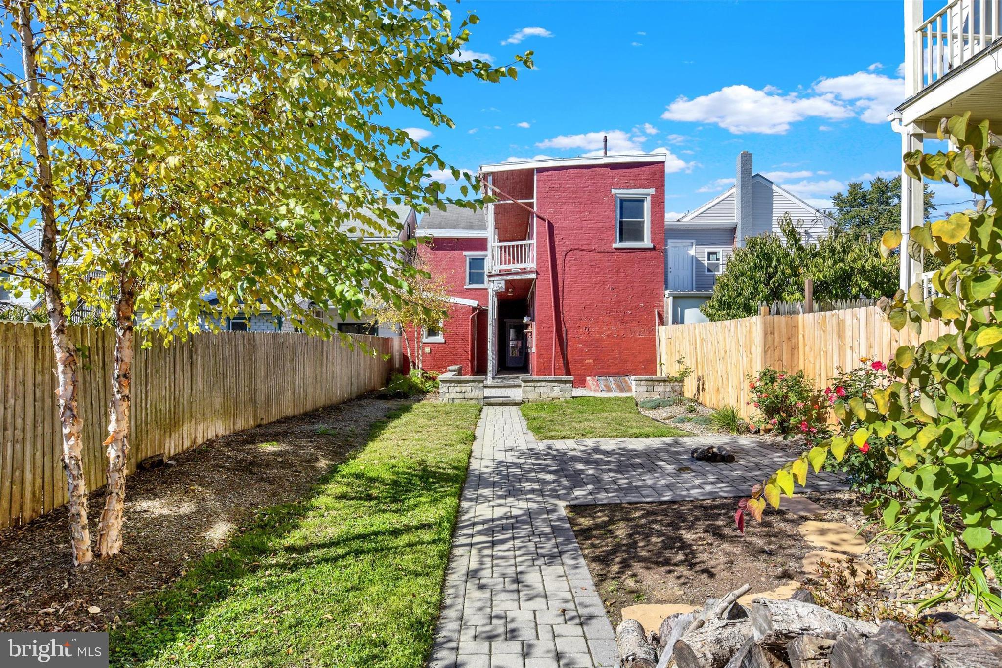 306 S 9TH STREET
