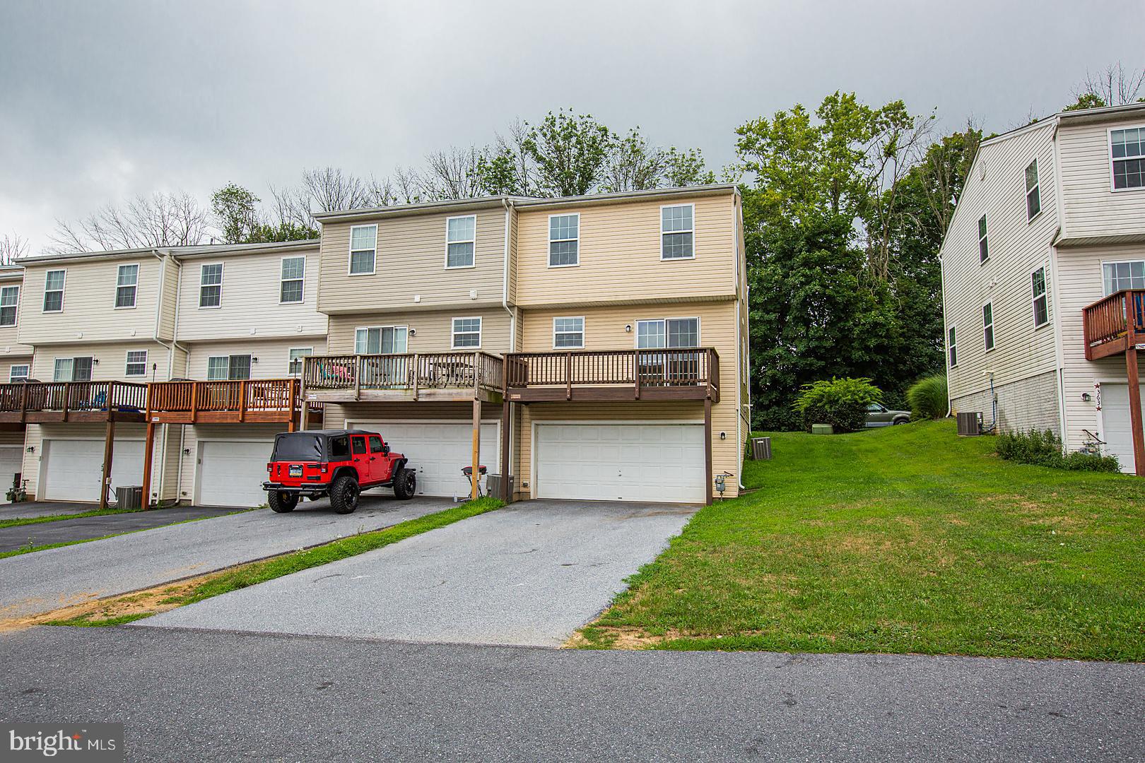 HAWTHORNE RIDGE - Residential