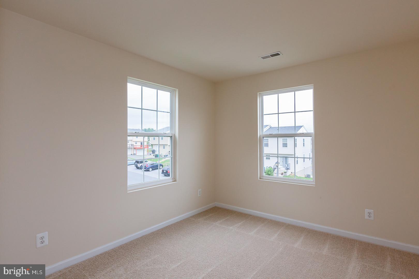 HAWTHORNE RIDGE - Residential