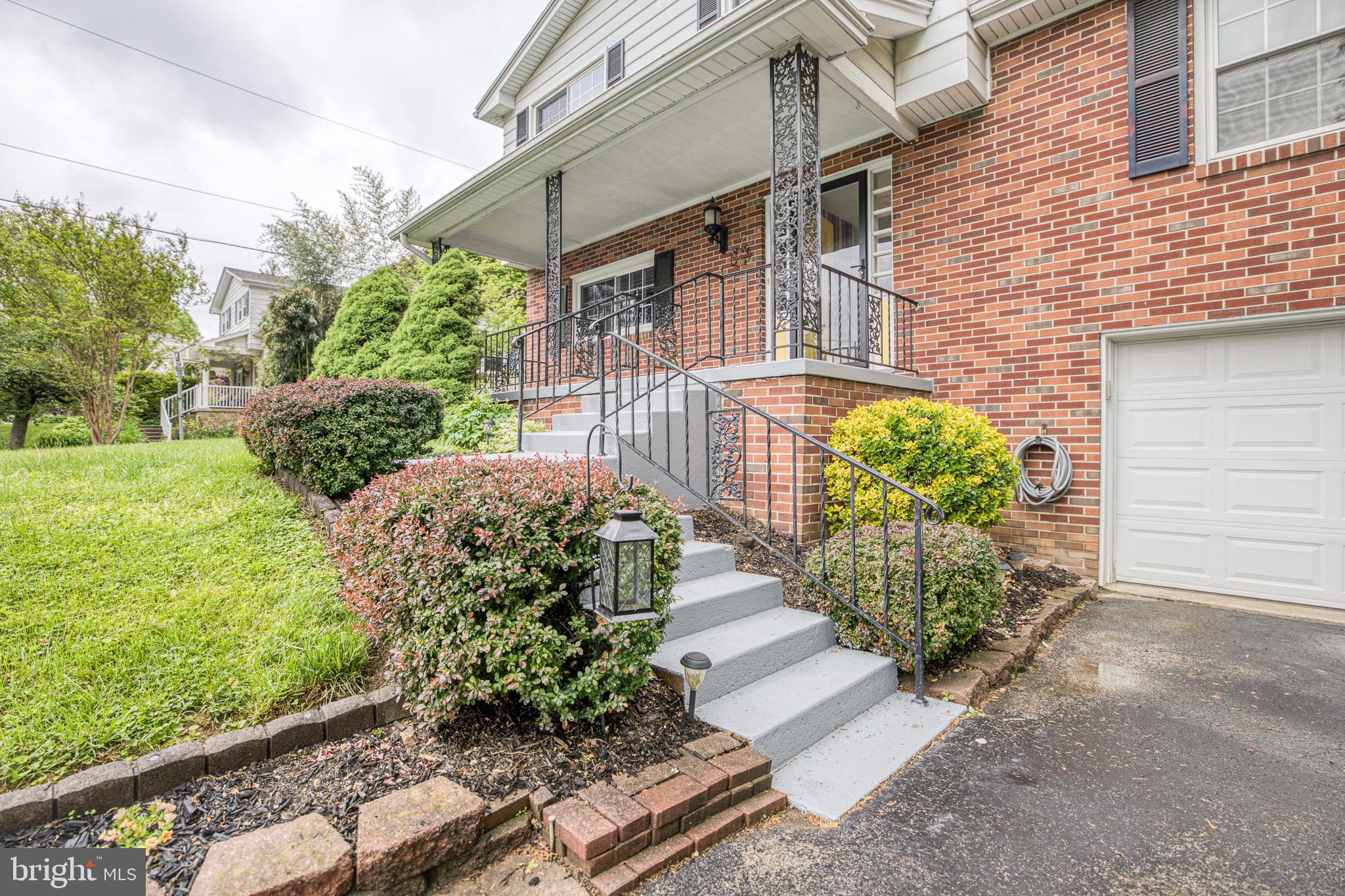 420 CORTLEIGH DRIVE
