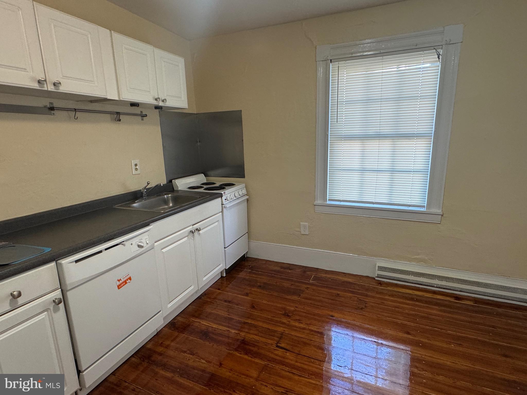 STRASBURG - Residential Lease