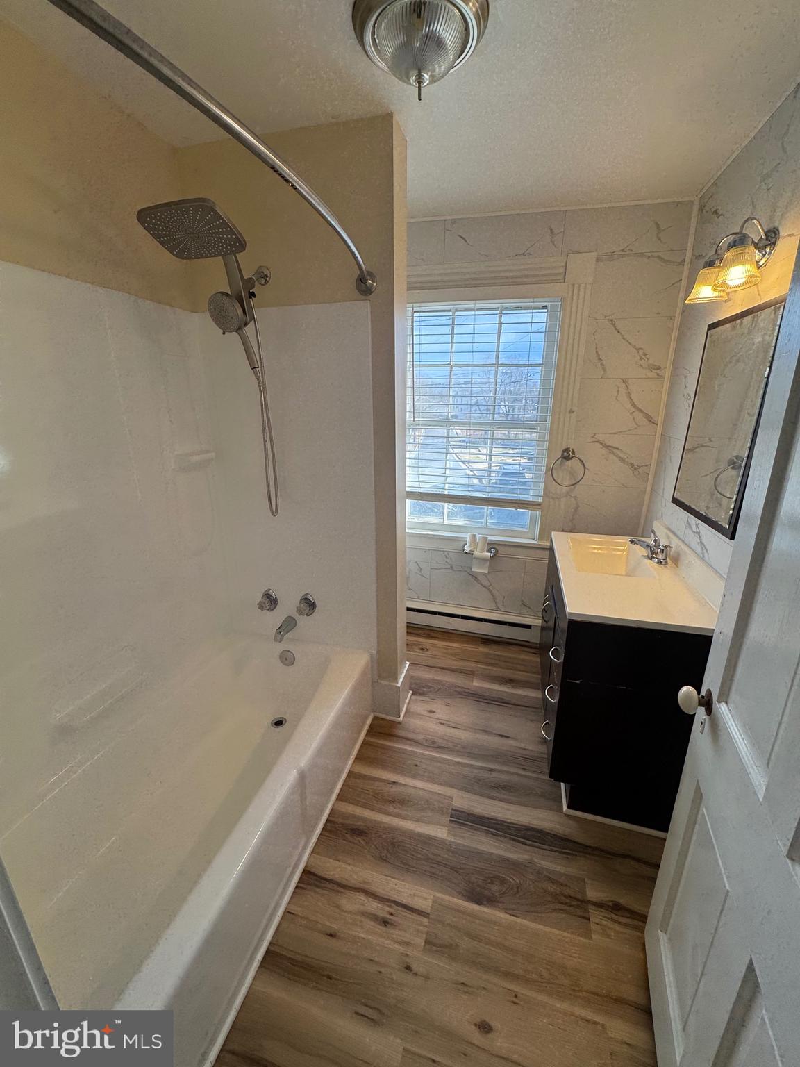 STRASBURG - Residential Lease