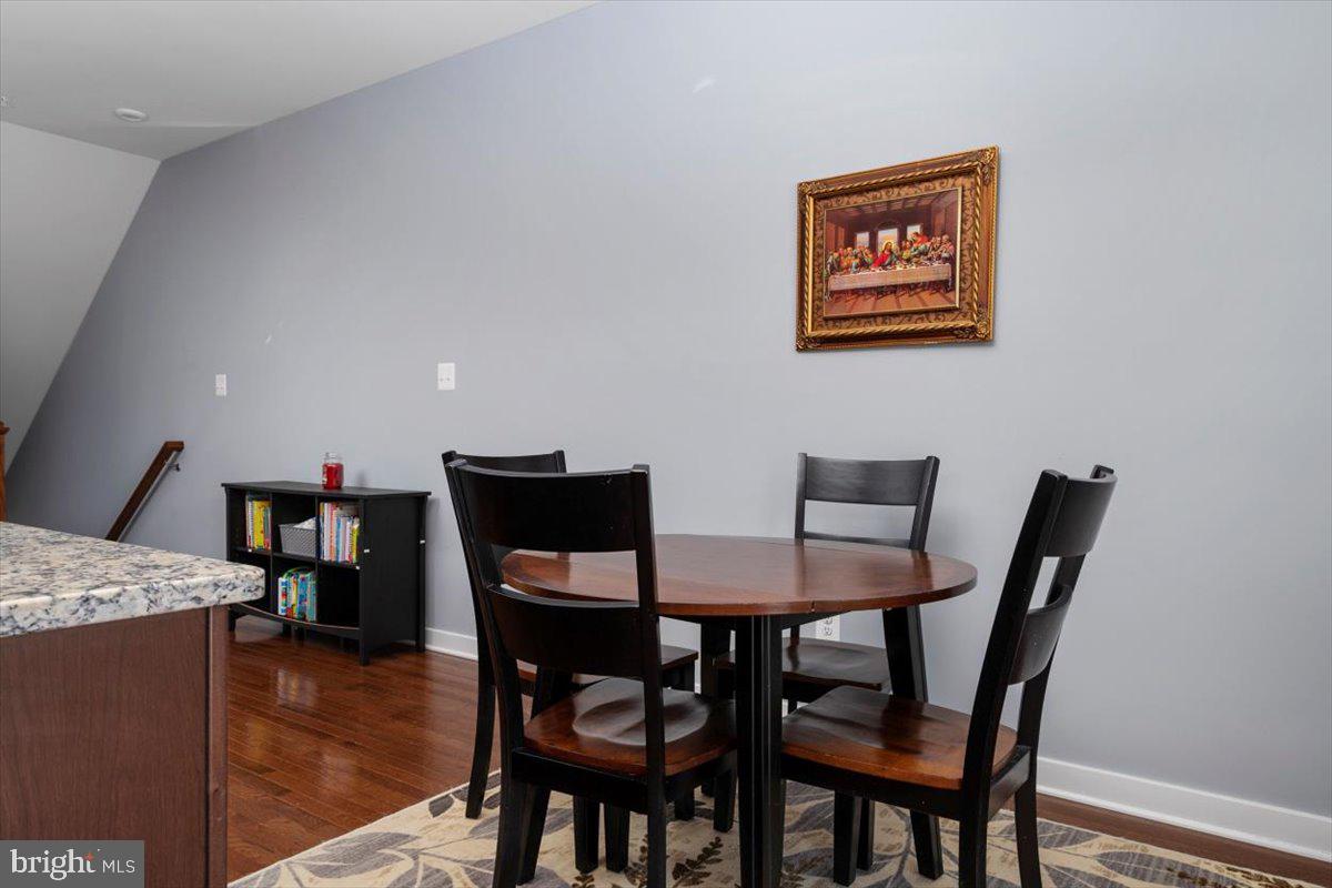 CREEKSIDE VILLAGE - Residential