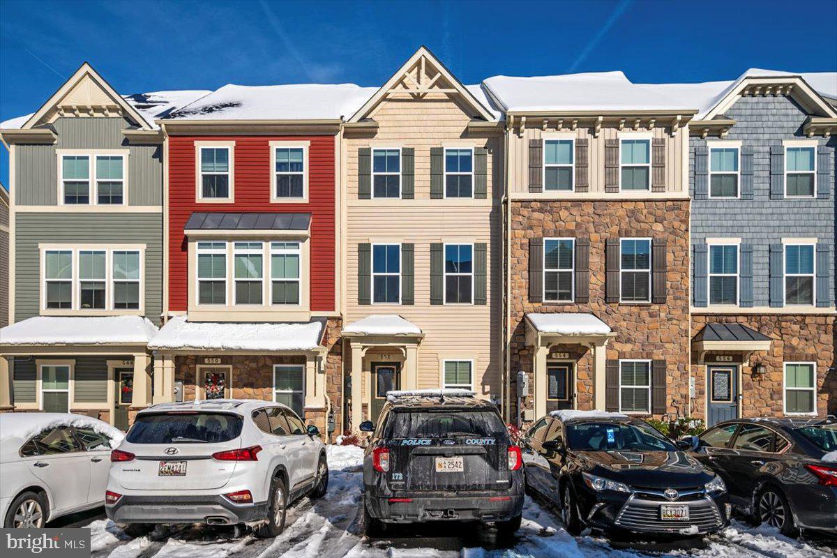 CREEKSIDE VILLAGE - Residential