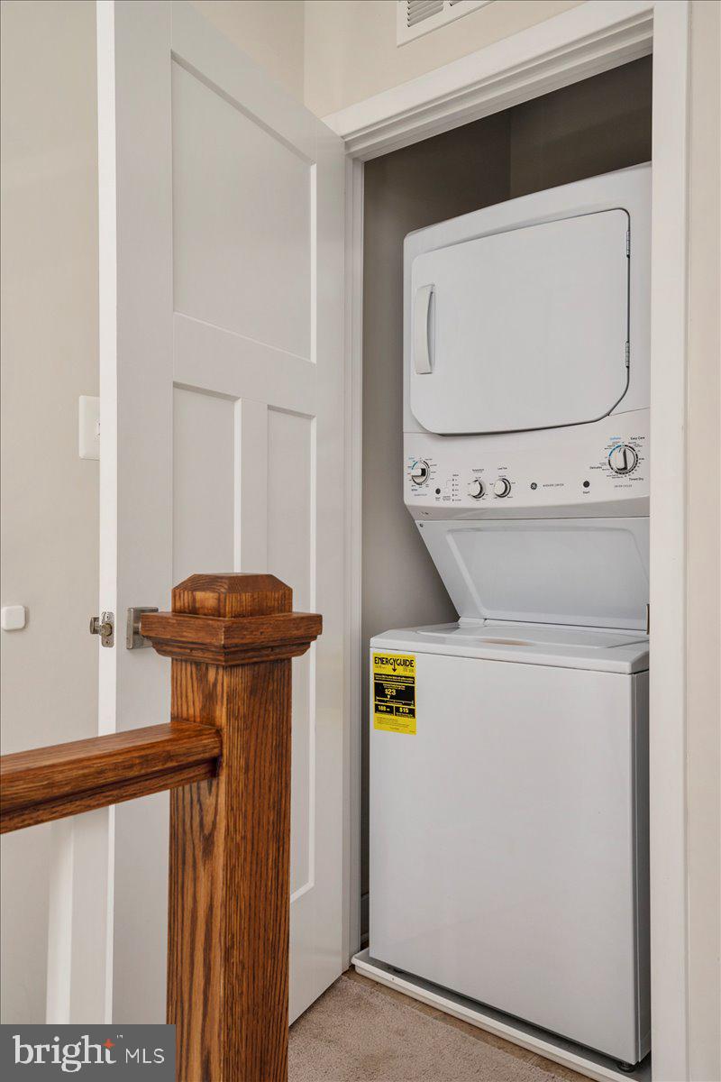 CREEKSIDE VILLAGE - Residential