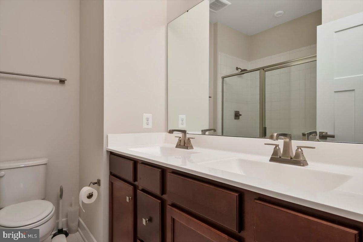 CREEKSIDE VILLAGE - Residential