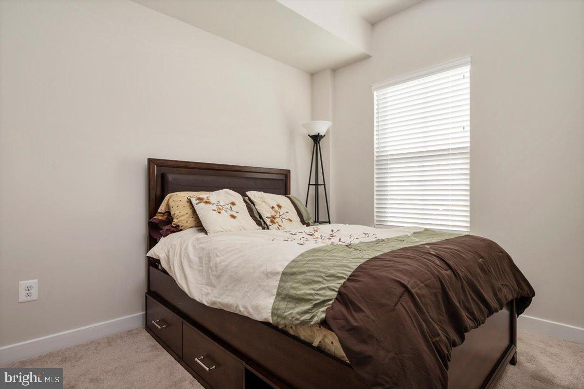 CREEKSIDE VILLAGE - Residential