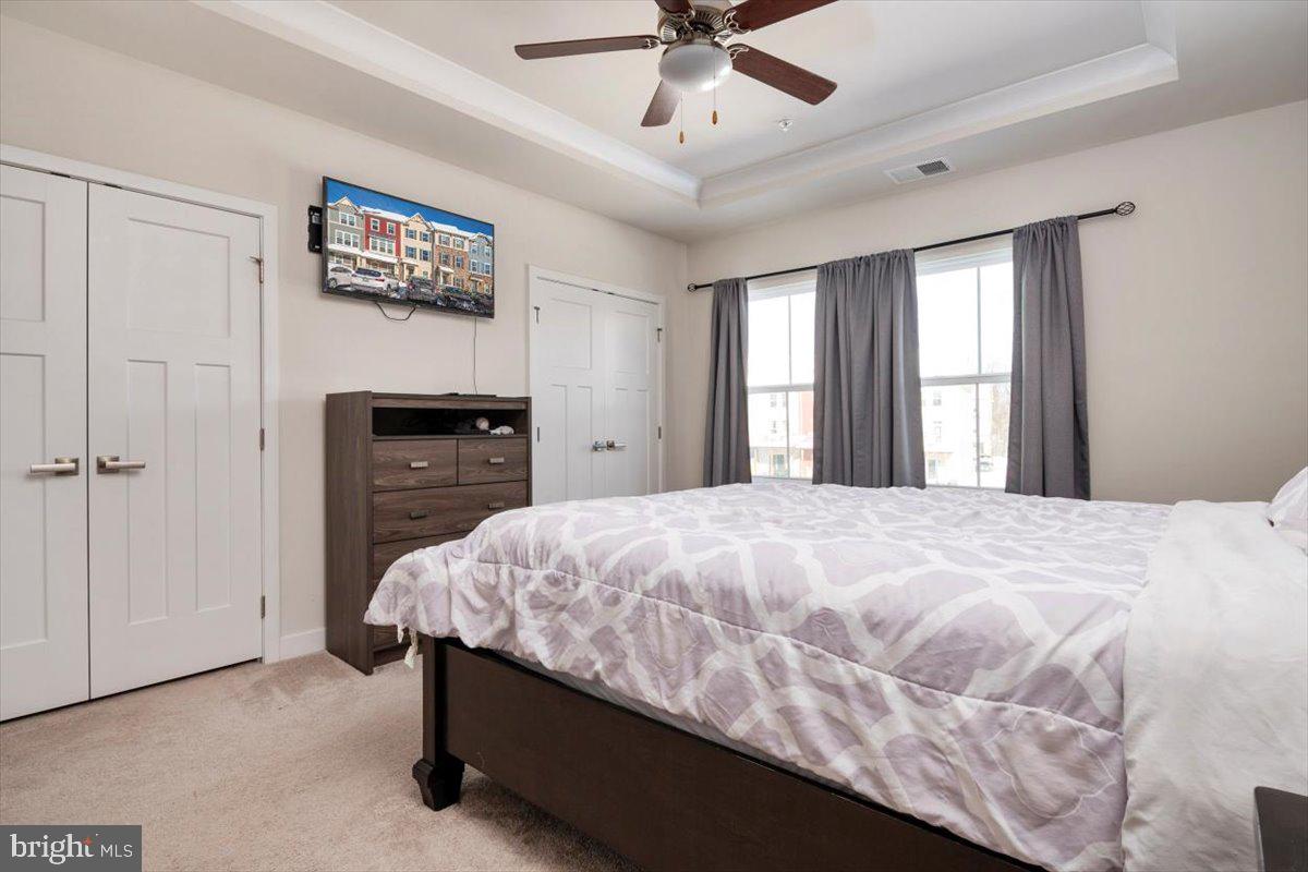 CREEKSIDE VILLAGE - Residential