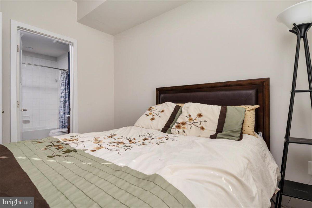 CREEKSIDE VILLAGE - Residential