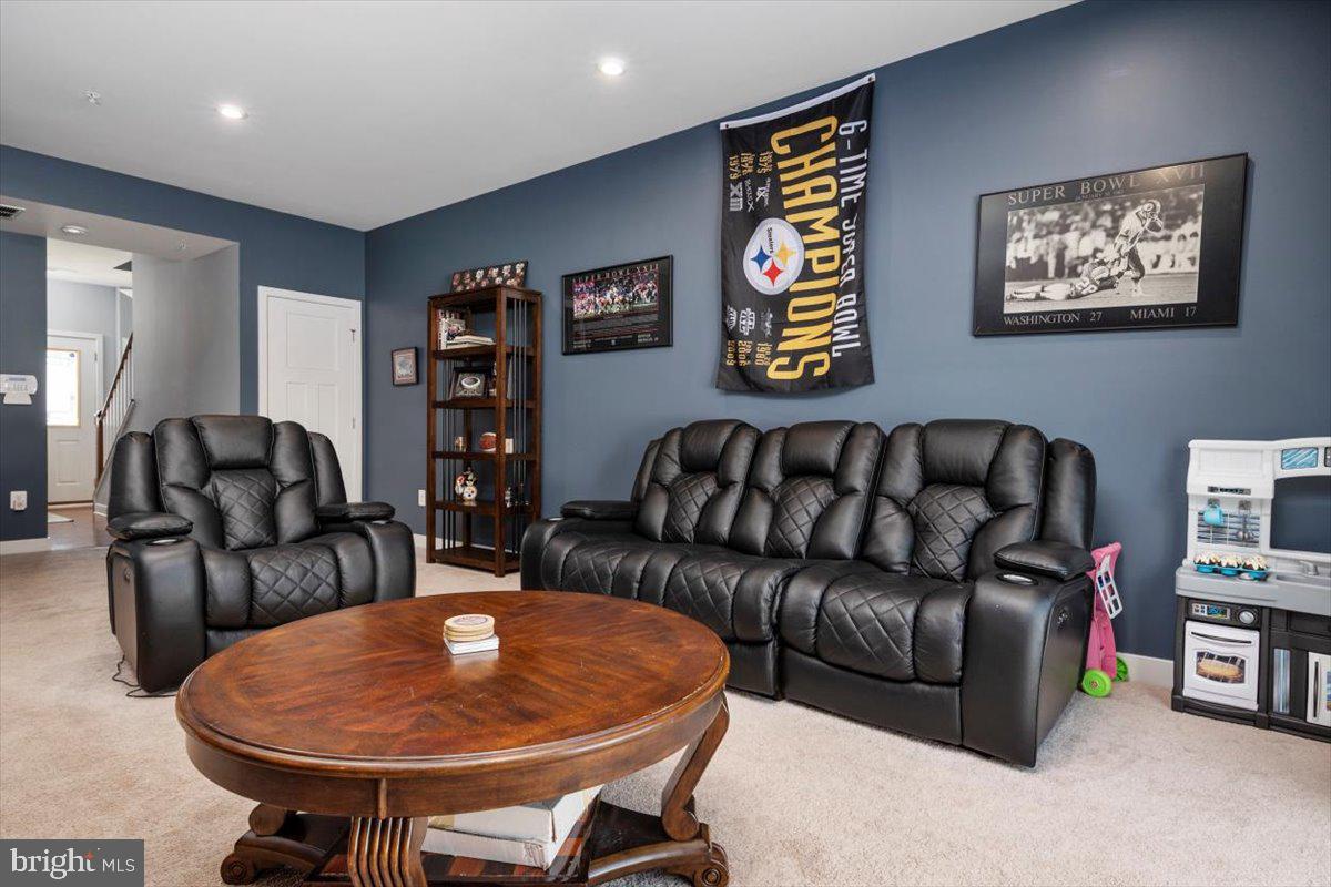 CREEKSIDE VILLAGE - Residential