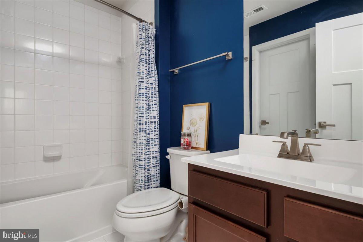 CREEKSIDE VILLAGE - Residential