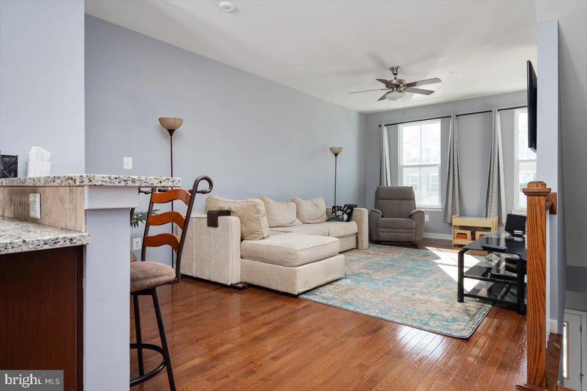 CREEKSIDE VILLAGE - Residential