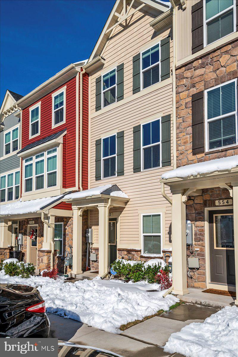 CREEKSIDE VILLAGE - Residential